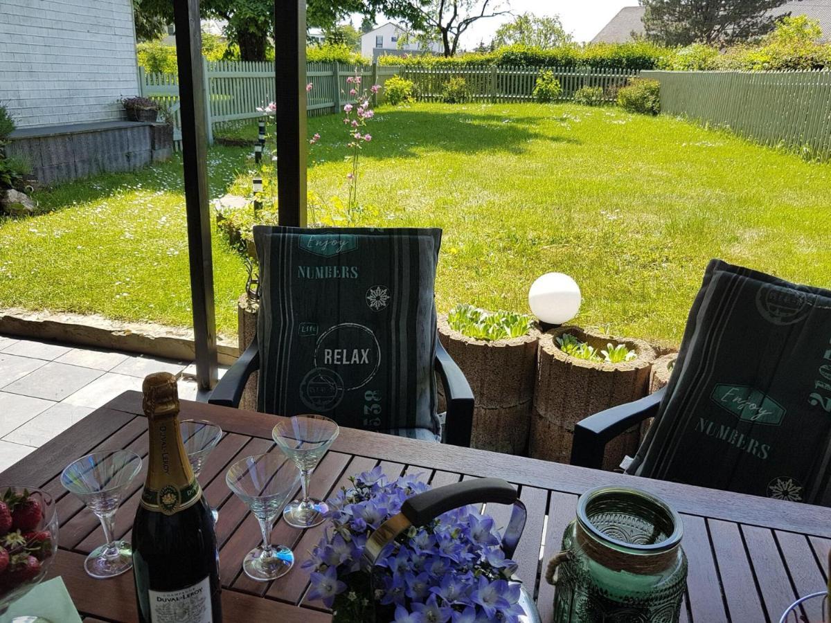 Apartment With Garden In A Wooded Setting Auw bei Prum エクステリア 写真