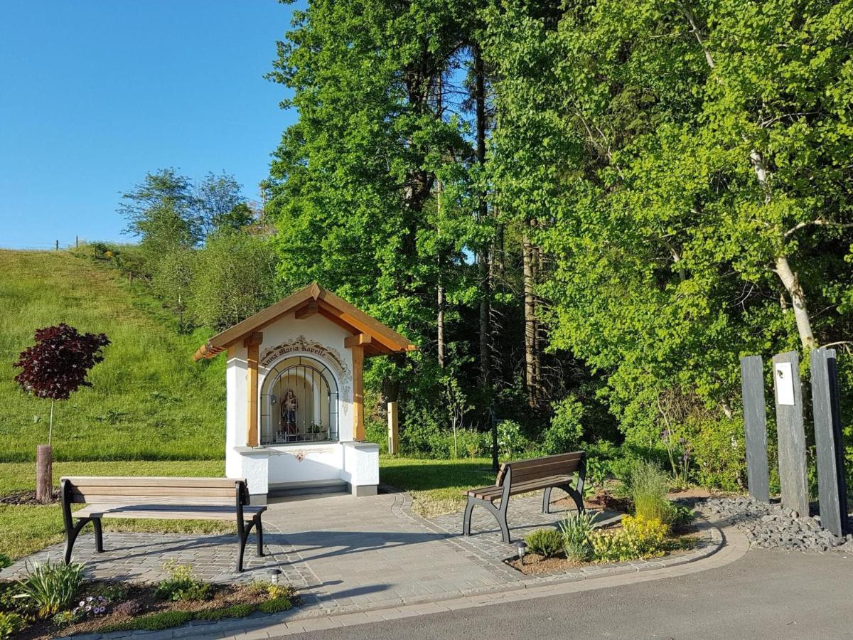 Apartment With Garden In A Wooded Setting Auw bei Prum エクステリア 写真